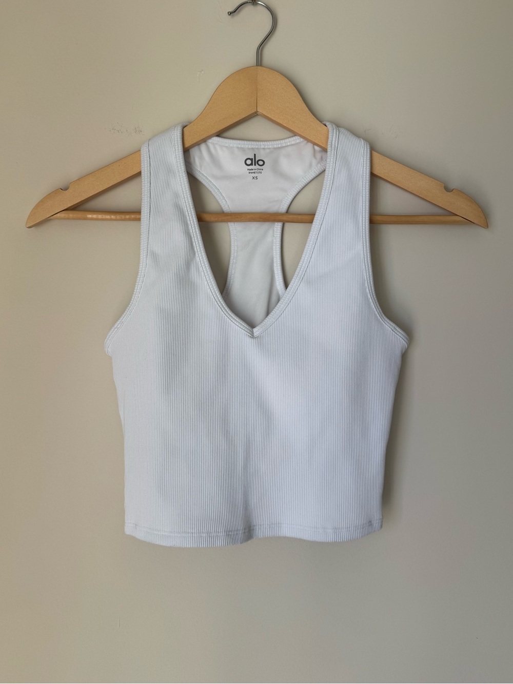 ALO Yoga Goddess Ribbed Cropped Racerback Tank - Picture 3 of 8